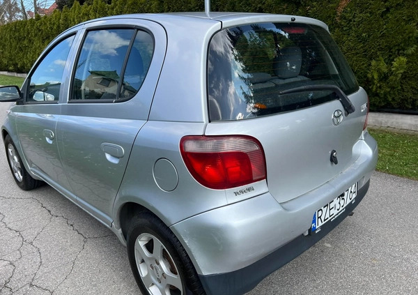 Toyota Yaris cena 5999 przebieg: 212121, rok produkcji 2000 z Rzeszów małe 631